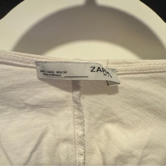 Zara White Ruched Sleeve Top – Size M (USA) - Picture 2 of 9
